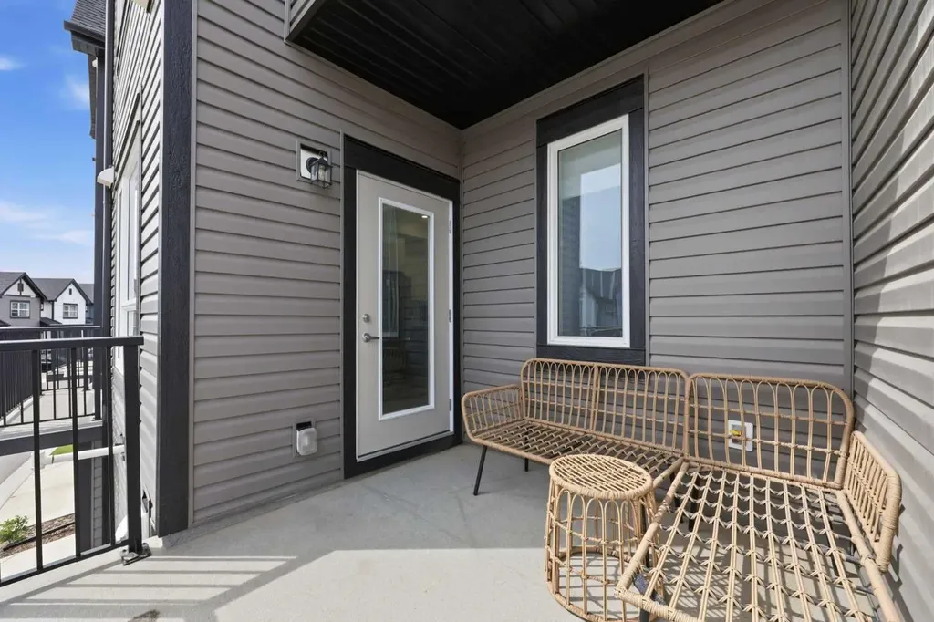 56 Evanscrest Manor NW Calgary AB T3P 2A3