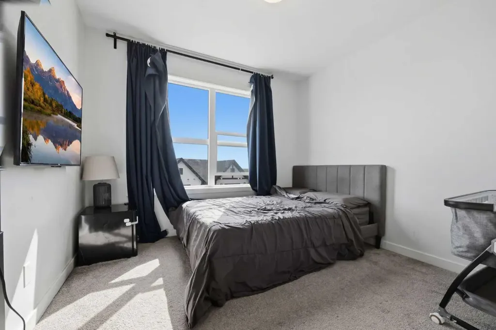 56 Evanscrest Manor NW Calgary AB T3P 2A3