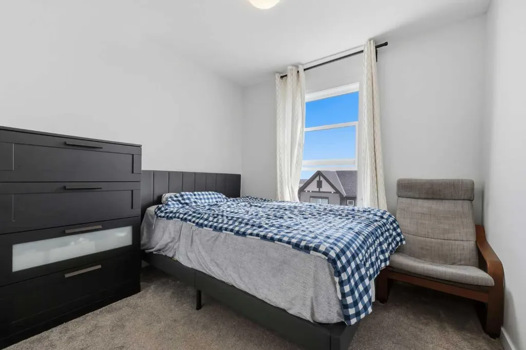 56 Evanscrest Manor NW Calgary AB T3P 2A3