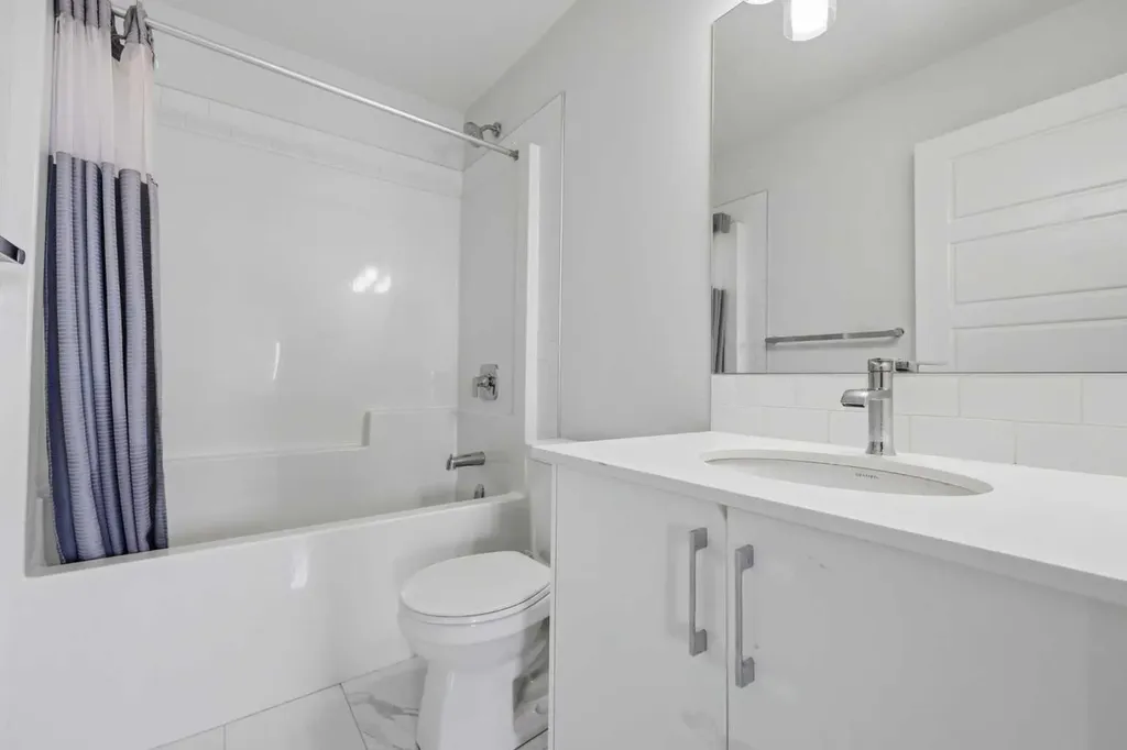 56 Evanscrest Manor NW Calgary AB T3P 2A3
