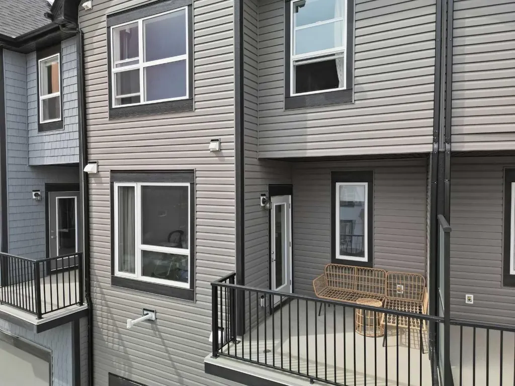 56 Evanscrest Manor NW Calgary AB T3P 2A3