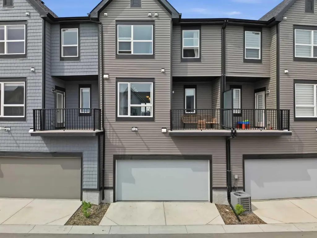 56 Evanscrest Manor NW Calgary AB T3P 2A3