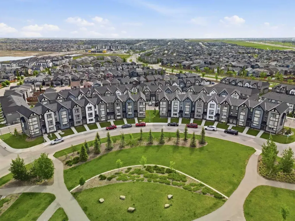 56 Evanscrest Manor NW Calgary AB T3P 2A3