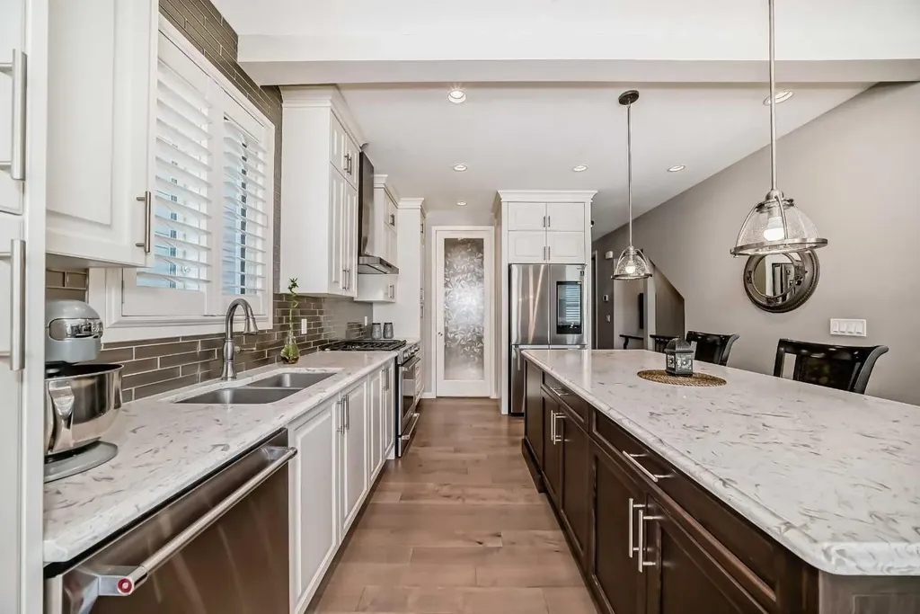 226 West Grove Point SW Calgary AB T3H1Y7