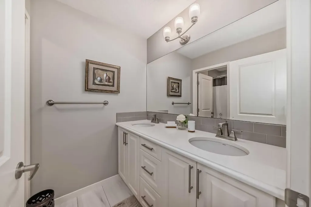 226 West Grove Point SW Calgary AB T3H1Y7