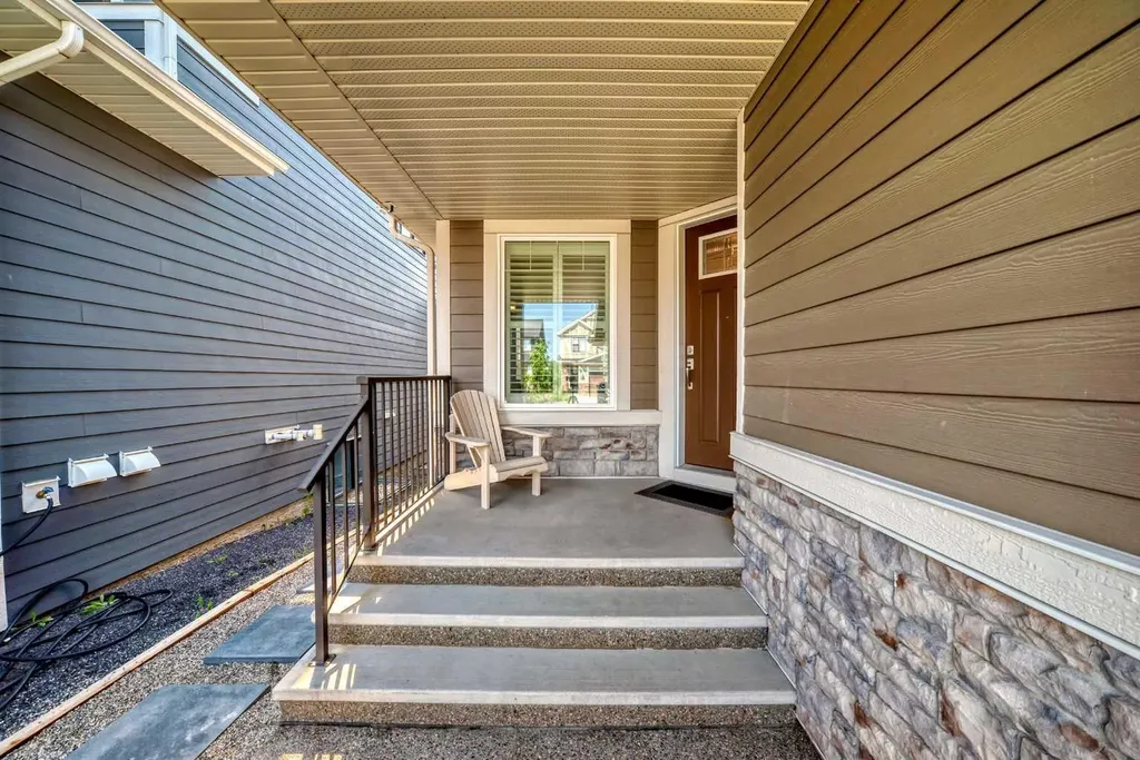 226 West Grove Point SW Calgary AB T3H1Y7