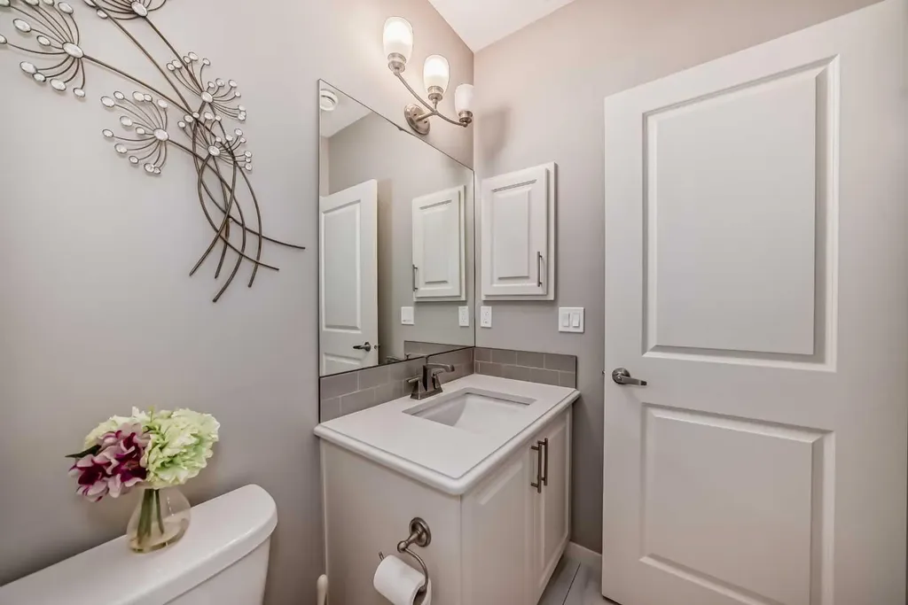 226 West Grove Point SW Calgary AB T3H1Y7