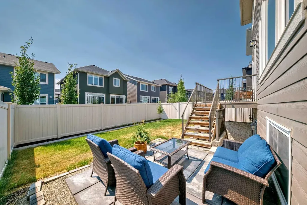 226 West Grove Point SW Calgary AB T3H1Y7