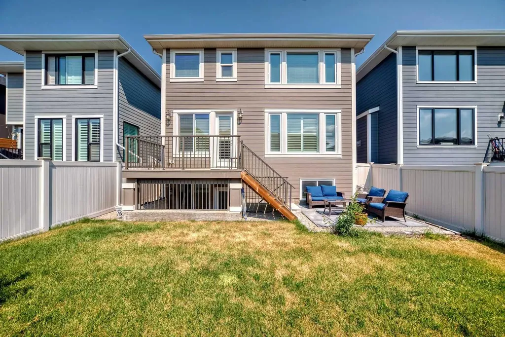 226 West Grove Point SW Calgary AB T3H1Y7