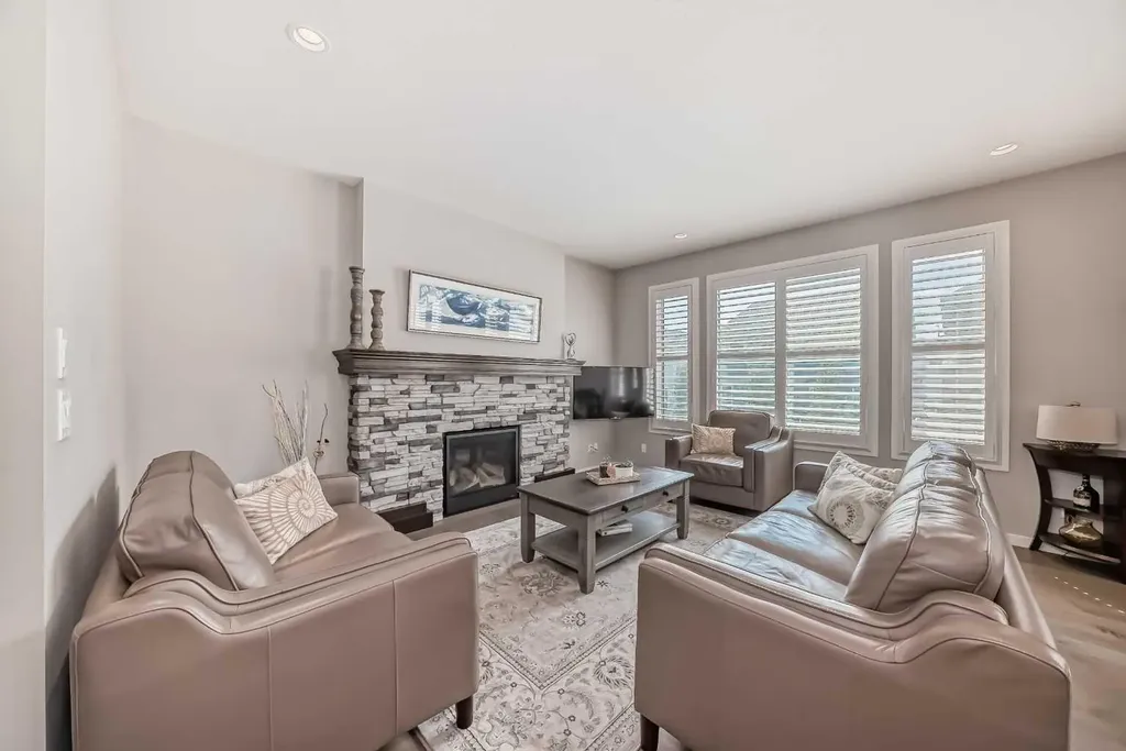 226 West Grove Point SW Calgary AB T3H1Y7
