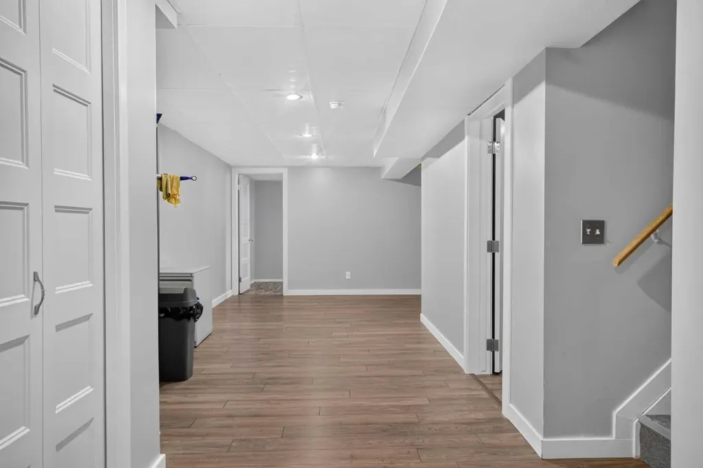 136 41 Avenue NW Calgary AB T2K 0G6