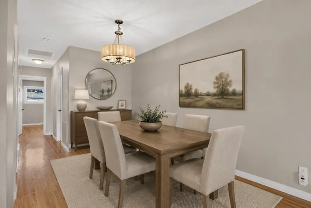 136 41 Avenue NW Calgary AB T2K 0G6
