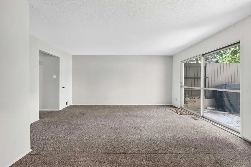 210 86 Avenue SE Calgary AB T2H 1N6