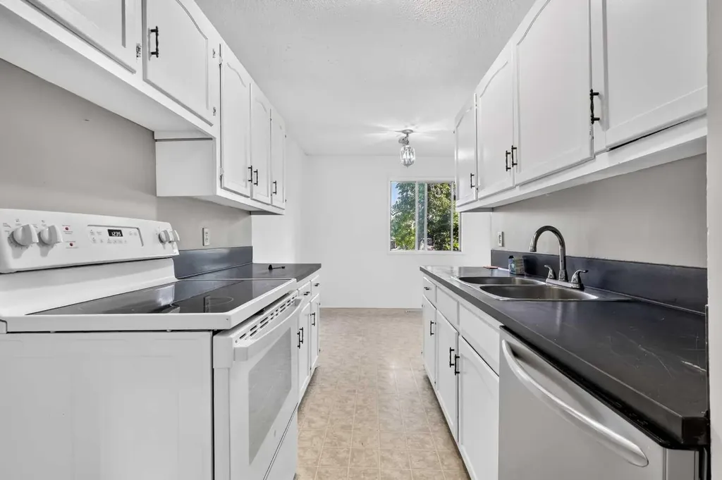 210 86 Avenue SE Calgary AB T2H 1N6