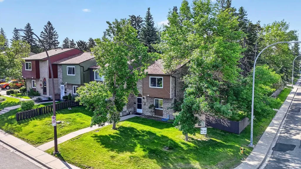 210 86 Avenue SE Calgary AB T2H 1N6