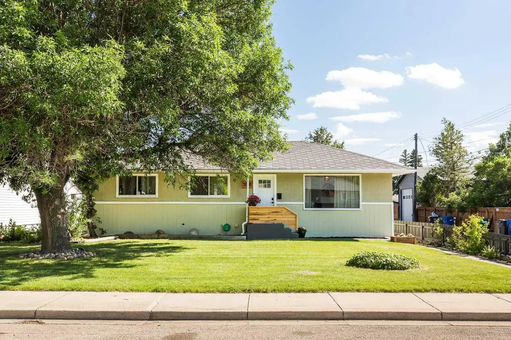 3008 11 Avenue S Lethbridge AB T1K 0L8