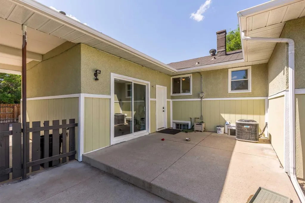 3008 11 Avenue S Lethbridge AB T1K 0L8