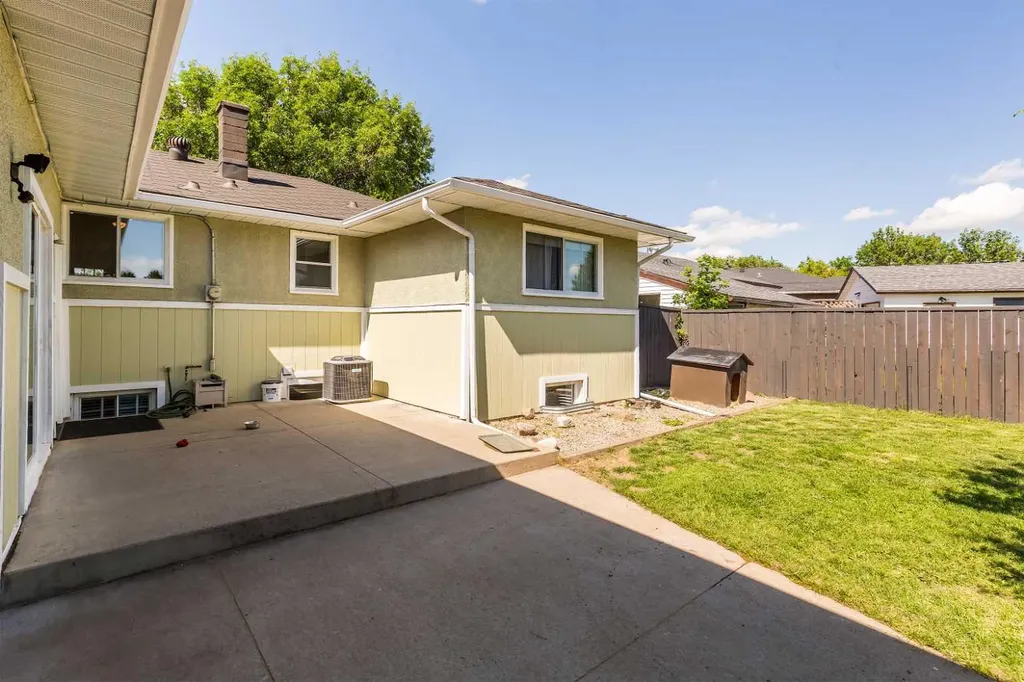 3008 11 Avenue S Lethbridge AB T1K 0L8
