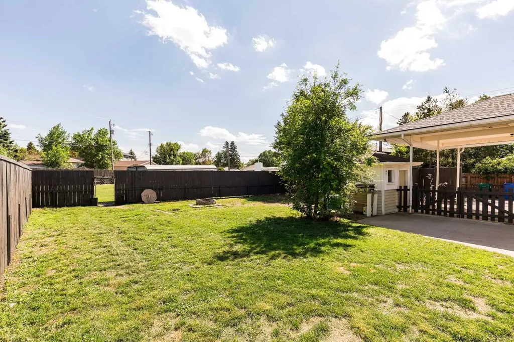 3008 11 Avenue S Lethbridge AB T1K 0L8