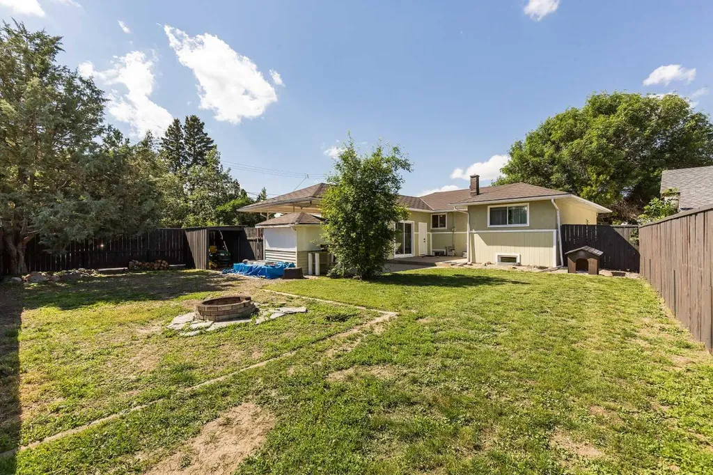 3008 11 Avenue S Lethbridge AB T1K 0L8