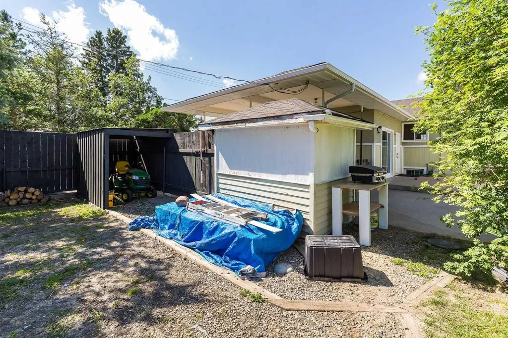 3008 11 Avenue S Lethbridge AB T1K 0L8
