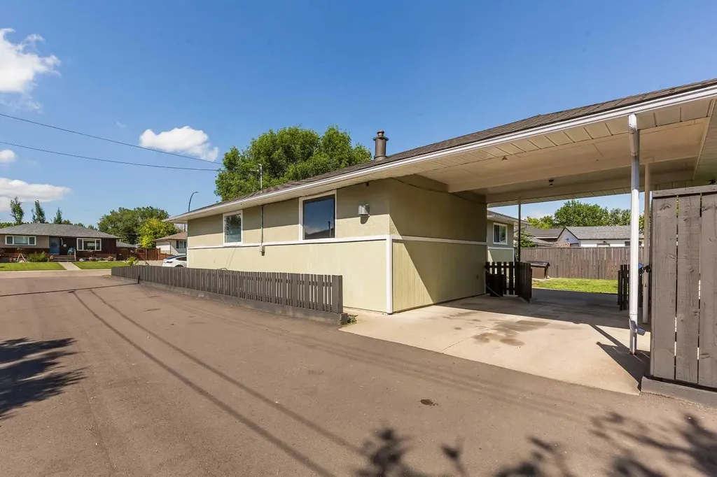 3008 11 Avenue S Lethbridge AB T1K 0L8