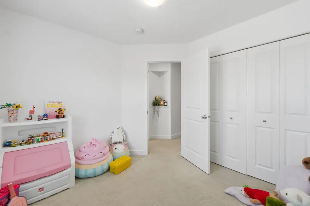 186 Silverado Boulevard SW Calgary AB T2X4C9
