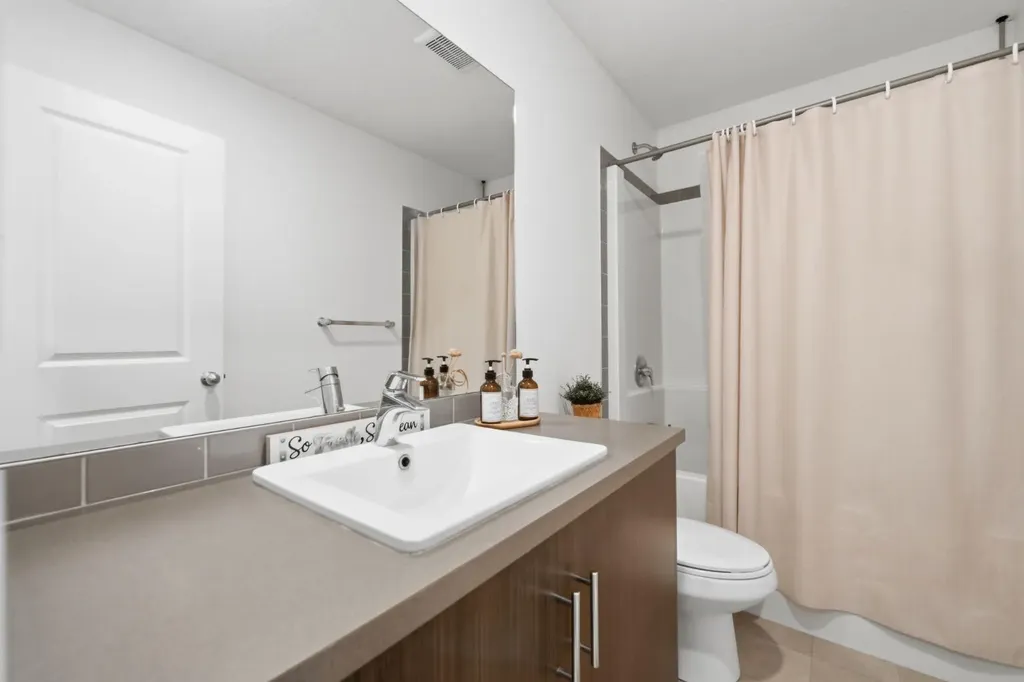 186 Silverado Boulevard SW Calgary AB T2X4C9