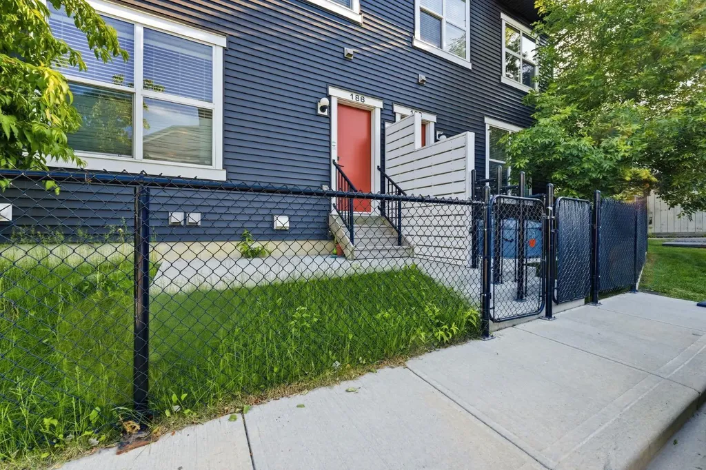 186 Silverado Boulevard SW Calgary AB T2X4C9