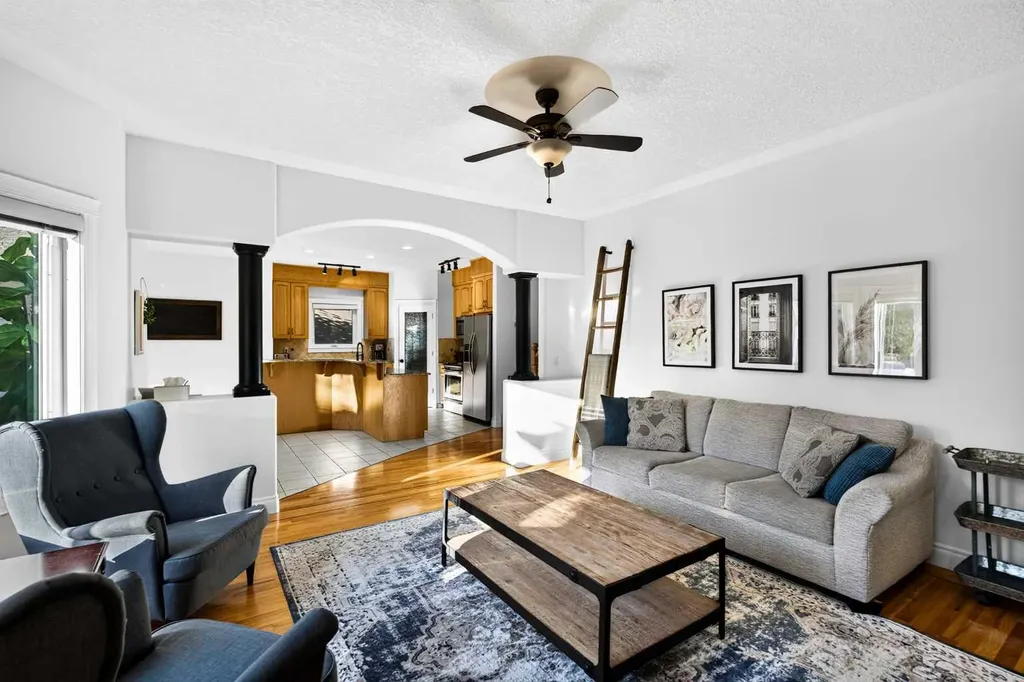 165 Strathlea Place SW Calgary AB T3H 4T5