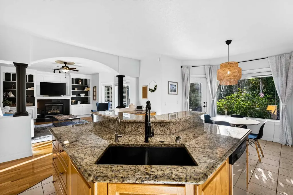 165 Strathlea Place SW Calgary AB T3H 4T5