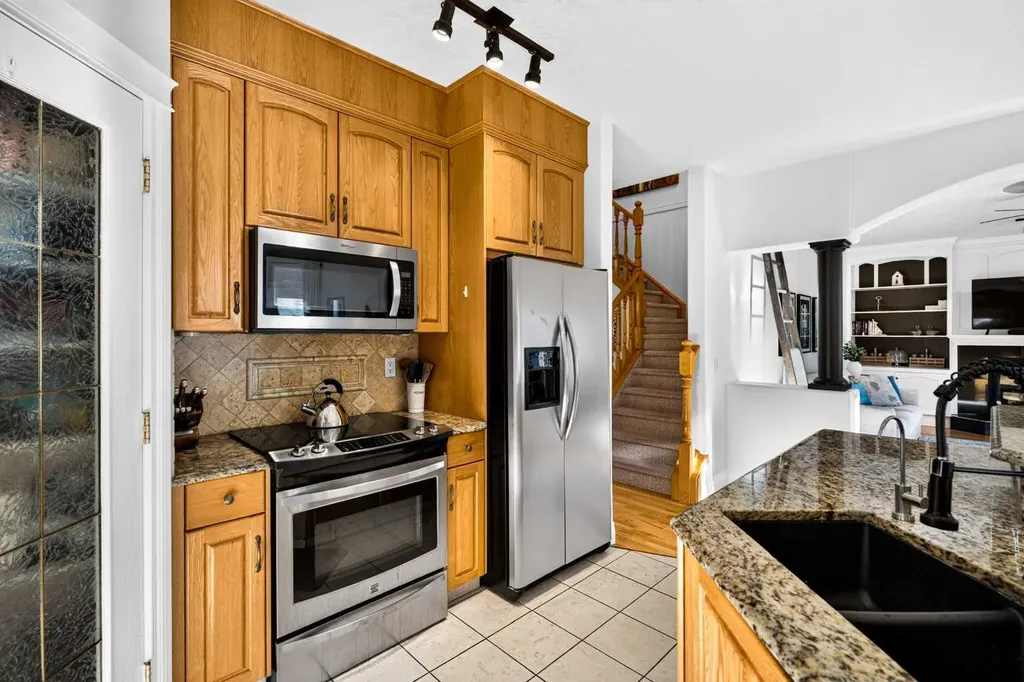 165 Strathlea Place SW Calgary AB T3H 4T5