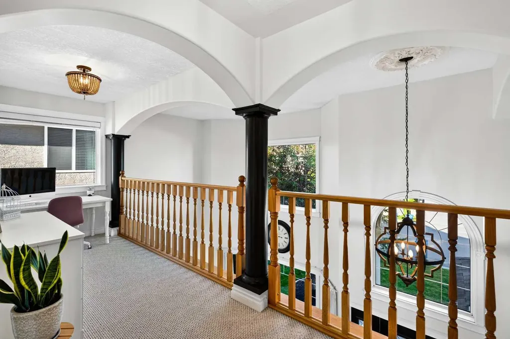 165 Strathlea Place SW Calgary AB T3H 4T5