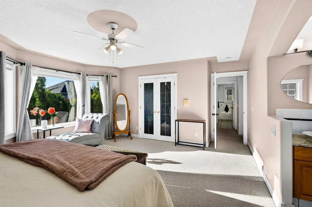 165 Strathlea Place SW Calgary AB T3H 4T5