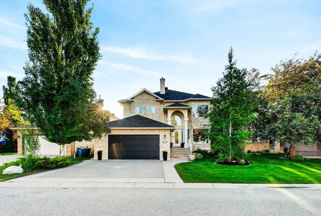165 Strathlea Place SW Calgary AB T3H 4T5