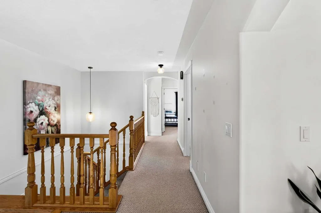 165 Strathlea Place SW Calgary AB T3H 4T5