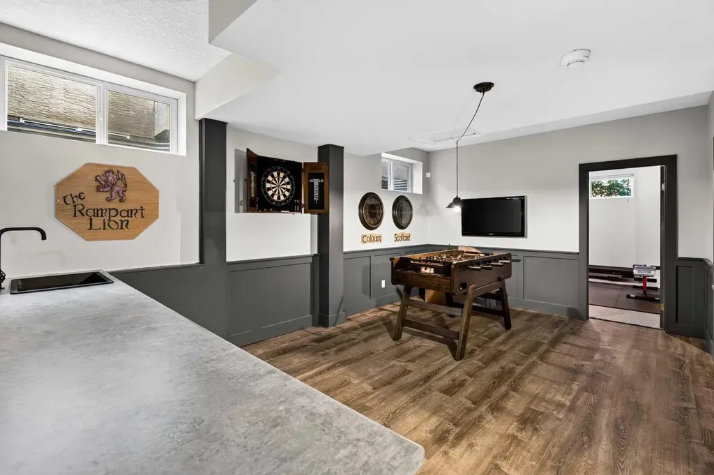 165 Strathlea Place SW Calgary AB T3H 4T5