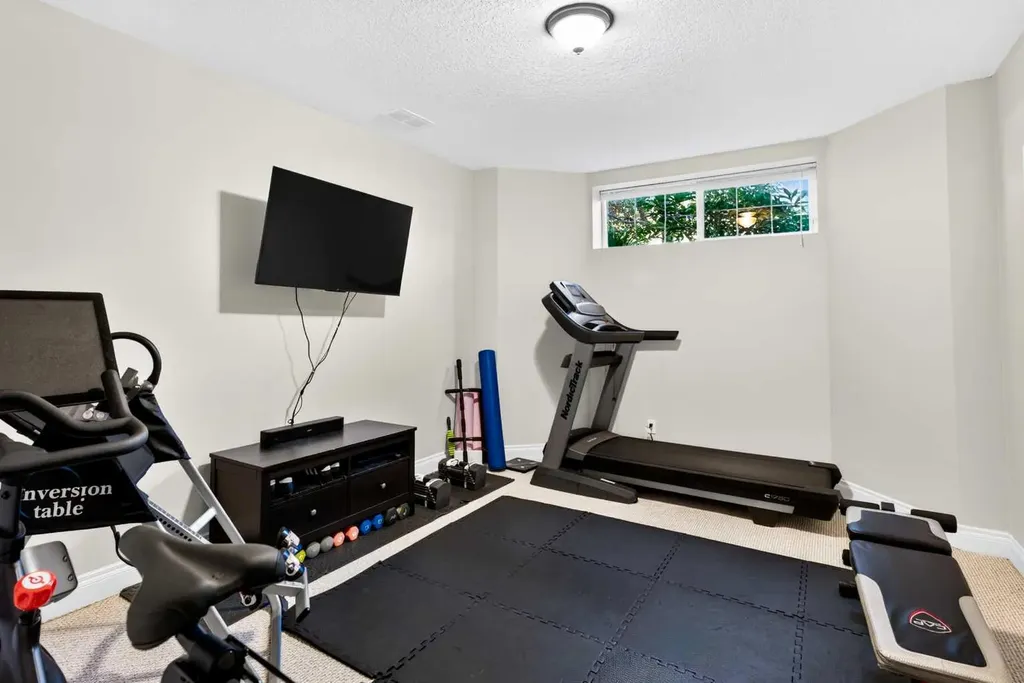 165 Strathlea Place SW Calgary AB T3H 4T5