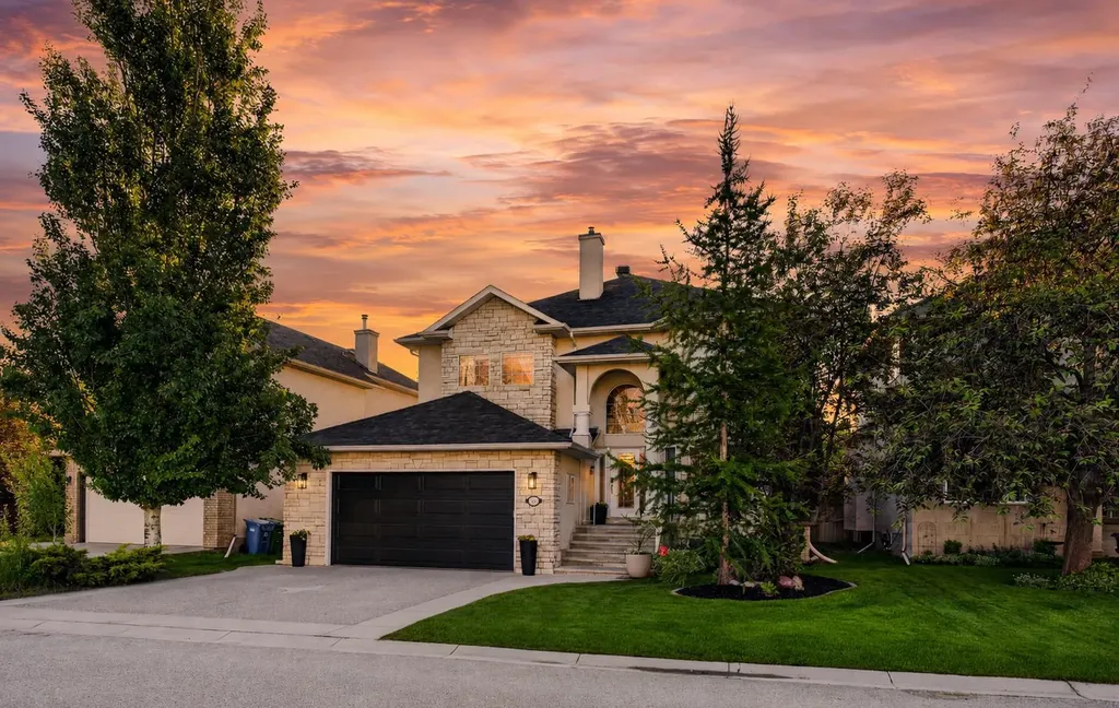 165 Strathlea Place SW Calgary AB T3H 4T5