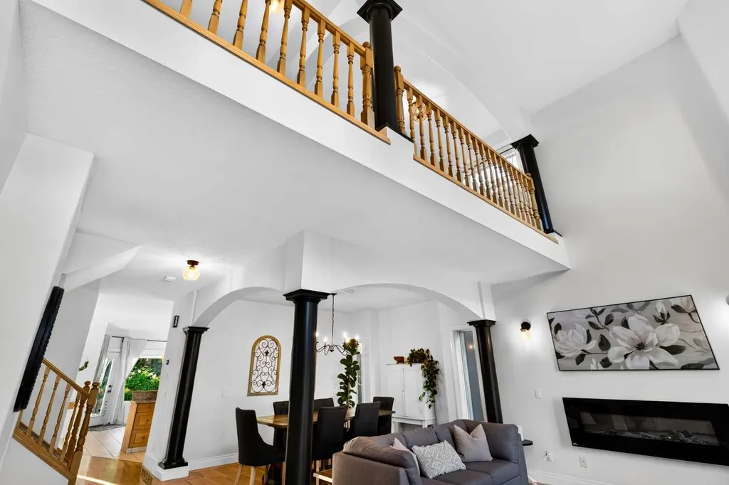 165 Strathlea Place SW Calgary AB T3H 4T5