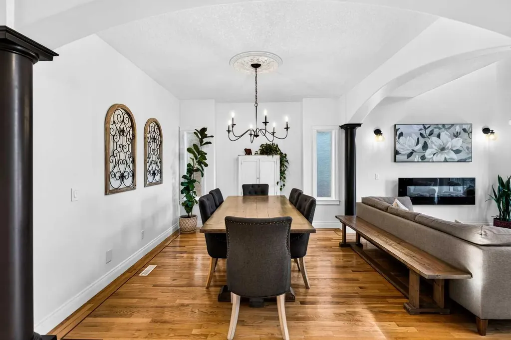165 Strathlea Place SW Calgary AB T3H 4T5