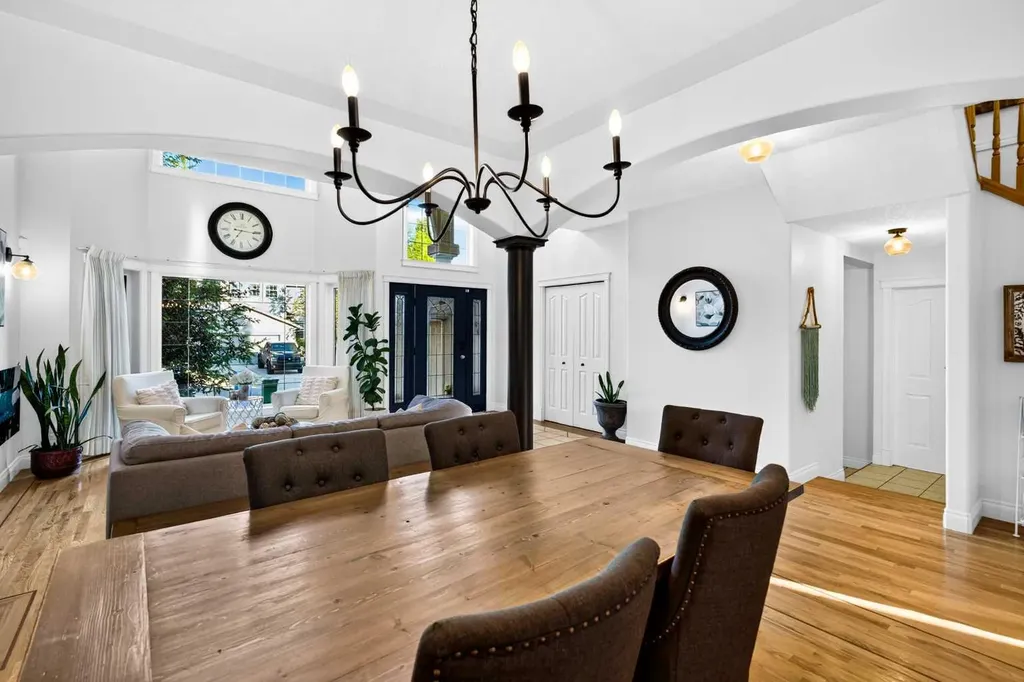 165 Strathlea Place SW Calgary AB T3H 4T5