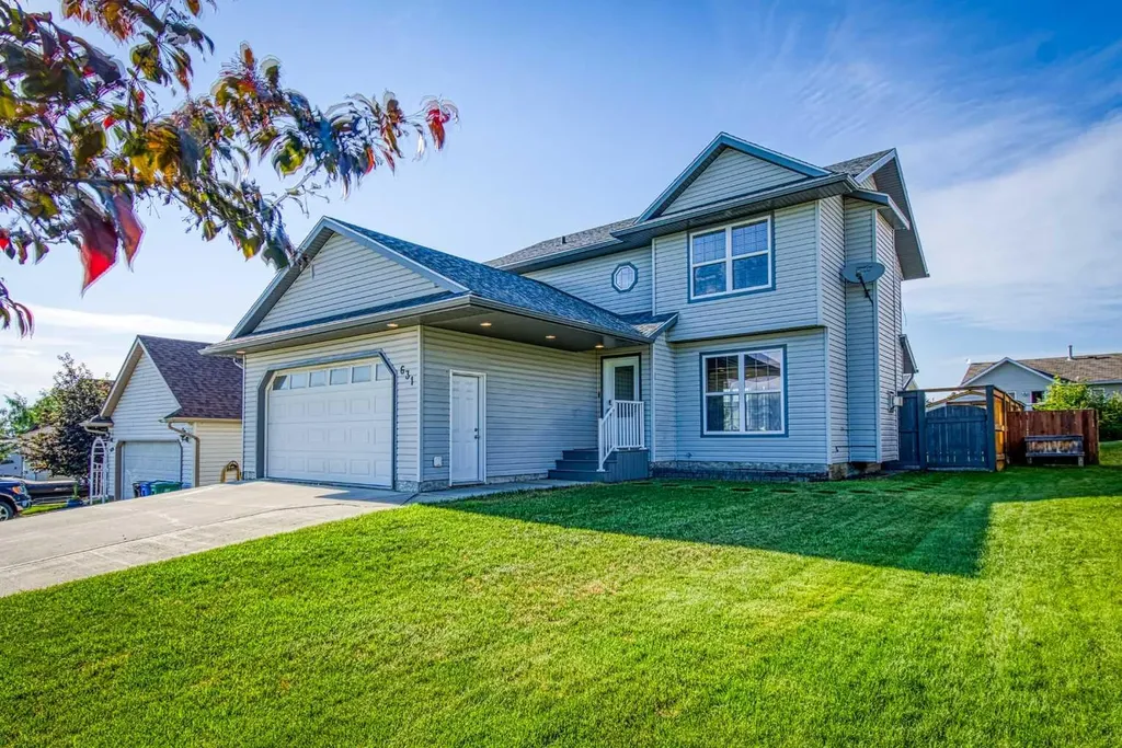 631 6a Street Beaverlodge AB T0H 0C0