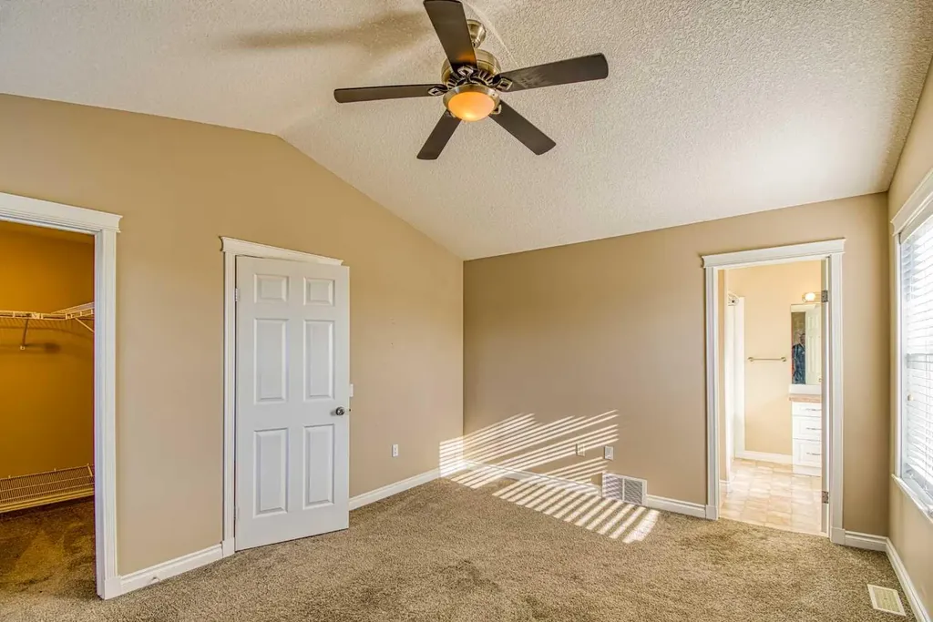 631 6a Street Beaverlodge AB T0H 0C0