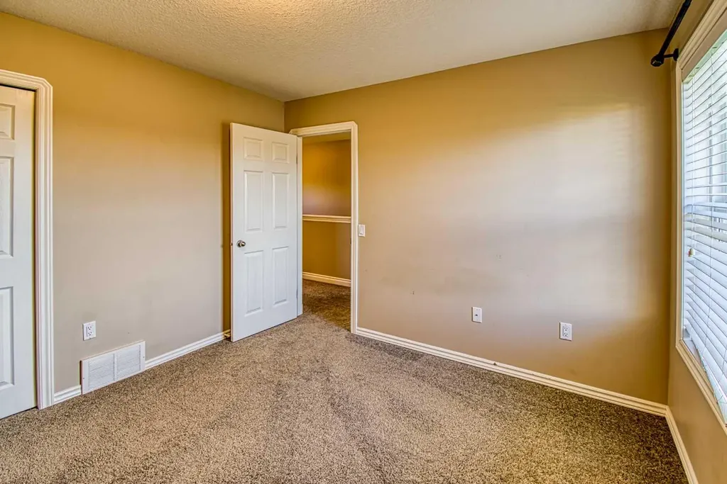 631 6a Street Beaverlodge AB T0H 0C0