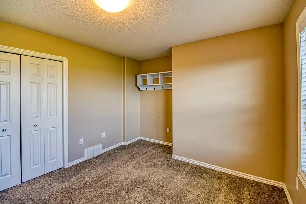 631 6a Street Beaverlodge AB T0H 0C0