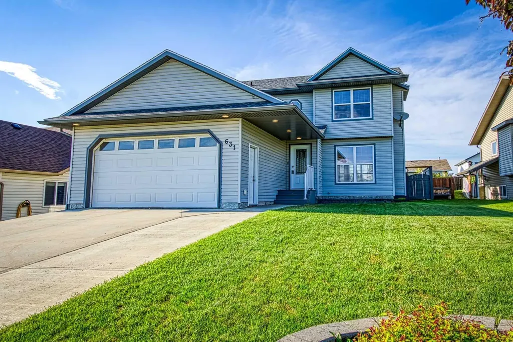 631 6a Street Beaverlodge AB T0H 0C0