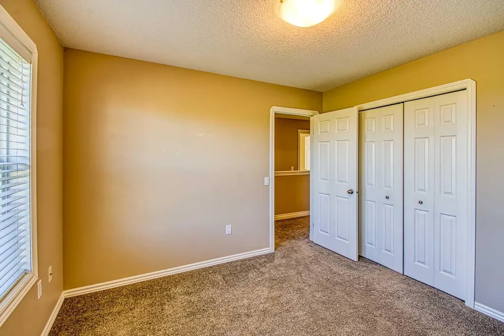 631 6a Street Beaverlodge AB T0H 0C0
