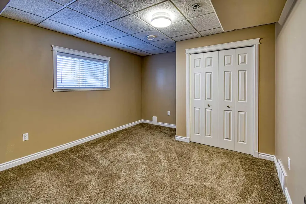 631 6a Street Beaverlodge AB T0H 0C0