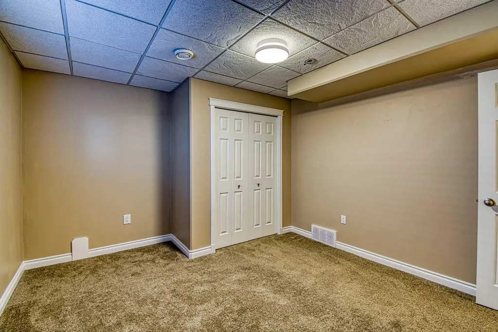 631 6a Street Beaverlodge AB T0H 0C0